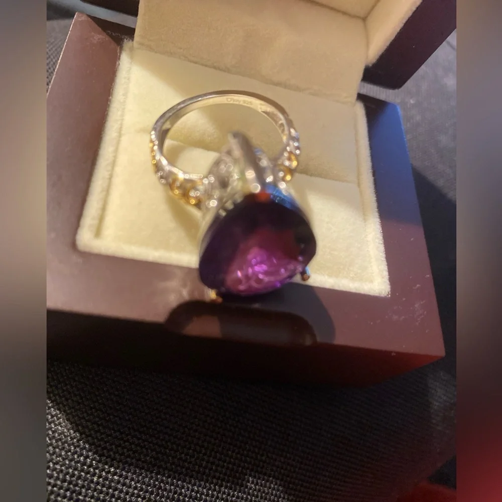 Stunning, amethyst ring gold vermeil & platinum over sterling silver, 18.6cwt! - Picture 4 of 9